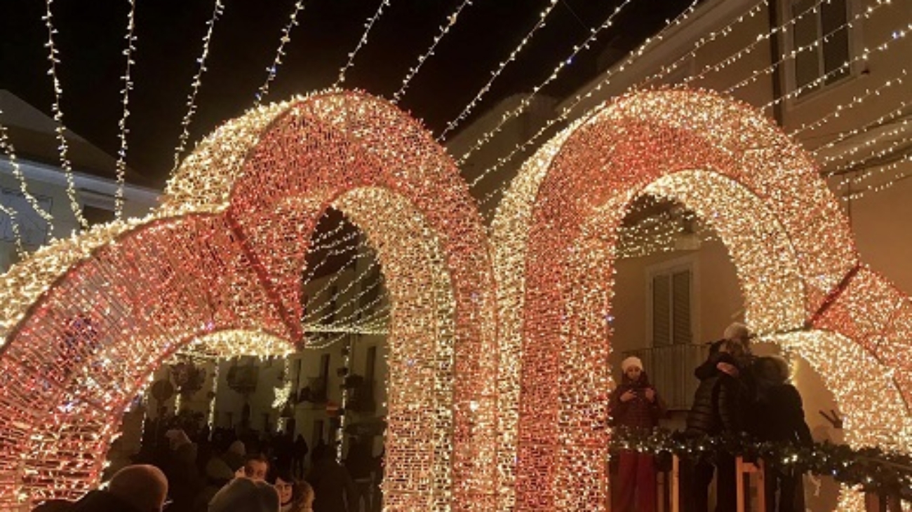 Luminarie Larino CB MOLISE 23 24 Ph Pietro La Serra ©